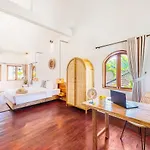 New Fresh 3Bd Prime Location Villa